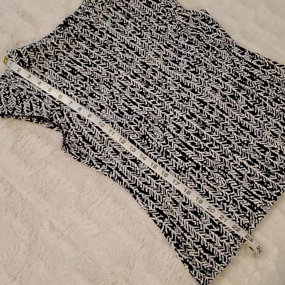 New York & Company cap sleeve sweater - Picture 4 of 8